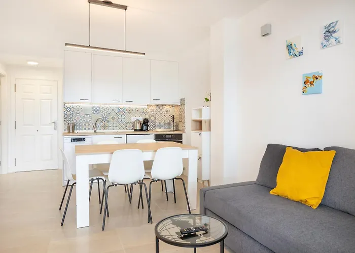 Castle Harbour Luxury Family Heated Pool By Lovetenerife * Los Cristianos (Tenerife)